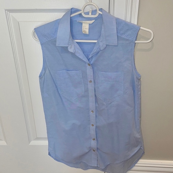 💙✨H&M blue button down tank top💙✨ - Picture 2 of 4